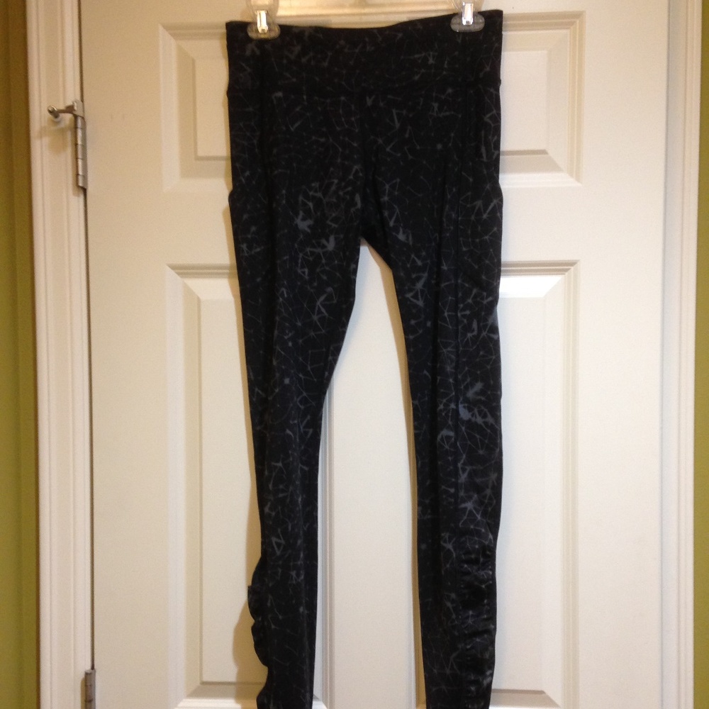Lululemon Speed Tight III *Full-on Luxtreme Size 6